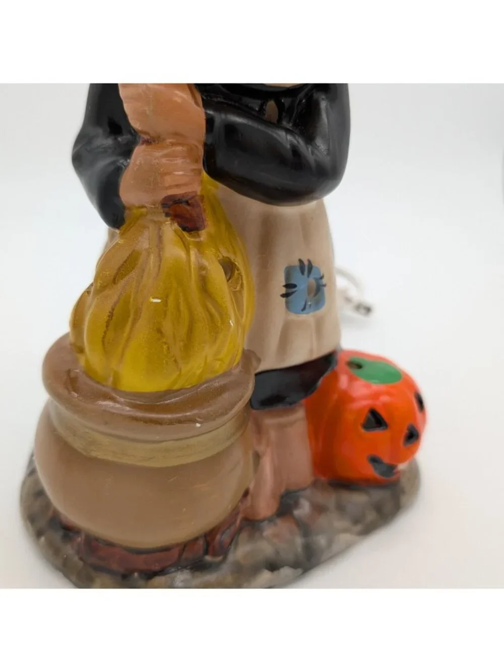Vintage Witch Halloween Electric Light Stirring Cauldron  decor